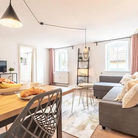 Design Altstadt Toplage 2 Апартаменты *